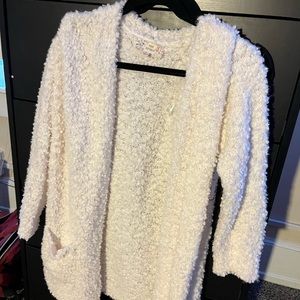 Comfy Cozy White Cardigan 😍😍